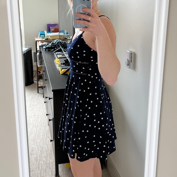 Dress - Picture 2 of 4